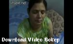 Video bokep Ibu desi India memberikan handjob berminyak yang s terbaru