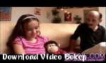 Video bokep Remaja terangsang Asia Creampied oleh Old Guy Home - Download Video Bokep