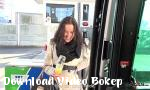 Nonton video bokep Wanita yang diselamatkan di pompa bensin membayar  gratis - Download Video Bokep