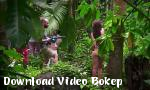 Video bokep Emily Ratajkowski Topless Dalam The Jungle Sports  - Download Video Bokep