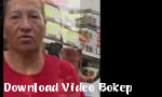 Download video bokep StreetCans Nenek nenek Latina berbaju kaos bagus b hot di Download Video Bokep