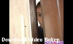 Video bokep Mirai diawasi sambil menggosok gosok sapu tanganny gratis di Download Video Bokep