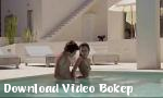 Video bokep Prate super sensitif di kolam renang hot