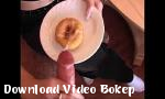 Video bokep cum pada makanan  donat mengkilap Mp4 gratis