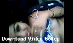 Nonton video bokep desi kudi menikmati di dalam mobil dengan bf gratis di Download Video Bokep