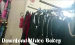 Download video bokep Lihat ibumu mengenakan popok besar di kamar mandi  gratis - Download Video Bokep