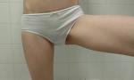 Bokep Girl wets her white panties in the bathroom-Watch  gratis