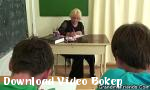 Video bokep Guru dewasa jahat ditumbuk oleh dua murid terangsa hot - Download Video Bokep