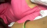 Download video Bokep Bhabhi boobs cleavage in sleeper terbaru