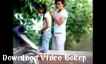 Video bokep Khmer menyelinap bercinta di taman - Download Video Bokep