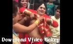 Video bokep Shemale India menunjukkan payudara - Download Video Bokep