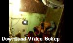 Nonton video bokep HD Indian Wife mencukur sy oleh band  Wowmoyback mp4