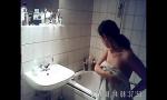 Download video Bokep Joven hermosa espiada mientras se baña hot