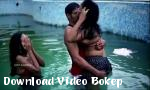 Bokep Sex band Fucks His Wife and Friend in Pool in Threesom terbaik