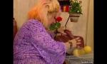 Video Bokep Hot Chubby Granny Enjoys Fisting and Fucknig