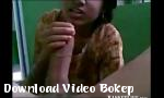 Nonton video bokep Desi gadis makan ayam India besar terbaru di Download Video Bokep