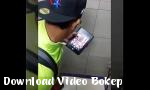 Download Vidio Bokep Spycam cowok lurus di toilet pt3 gratis