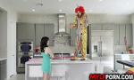 Bokep 3GP Hot MILF Alana Cruise hires a clown for her birthd