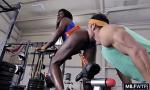 Video Bokep Hot Black MILF gym ssy online