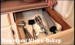 Video Bokep HD Masturbasi di Kitchen Sink gratis