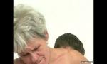 Nonton video bokep HD Hairy granny tastes young cock terbaik