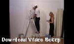Download vidio Bokep HD Dia pelukis menyerang dan meniduri tanah si dia gratis
