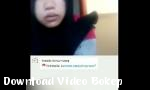 Download video bokep Jilbab liat kontol Mp4 gratis