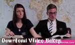 Download video bokep Handjob di bawah meja untuk pasangan amatir Mormon gratis - Download Video Bokep