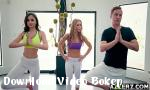 Vidio xxx Sizzling threesome fucking setelah sesi yoga Gratis - Download Video Bokep