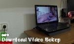 Download vidio bokep Seorang pria masturbasi menonton film porno di fla - Download Video Bokep