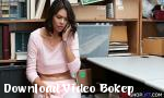 Download video bokep Pencuri toko kecil tertangkap dan kemudian dipukul