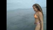 Nonton bokep HD Joven esposa latina se desnuda comma baila y se burla de los hombres en una playa publica de Brasil verdadera puta amateur 3gp