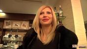 Video Bokep Hot Milf blonde se fait baiser par tous les trous 3gp online
