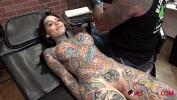 Bokep Online Busty tattooed chick gets a new tattoo on her face terbaru 2019