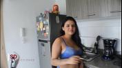 Video Bokep Hot sorprendiendo a mi hermanastra fumando