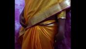 Bokep Desi Hot Wife Stripping In Yellow Saree gratis