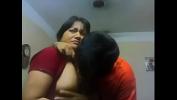 Vidio Bokep Amateur Indian couple kiss sensually close up terbaru