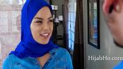 Video Bokep HD 18yo In Hijab Loves Two Dudes At Once terbaik