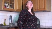 Nonton Bokep Busty 50yr old BBW Rachel gets naughty in the kitchen terbaru