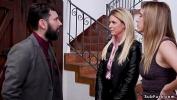 Bokep HD Hot brunette Cadence Lux introduces her bf Tommy Pistol to stepmom India Summer and soon after he anal fucks her in bondage threesome terbaik