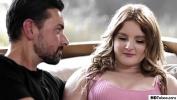 Xxx Bokep Daddy makes her Stepdaughter happy on V Day terbaru