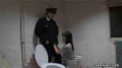 Video Bokep HD Asian prisoner sucking off the guard apos s penis gratis