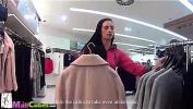 Nonton Video Bokep Blonde Girl after persuading goes shopping with a stranger hot