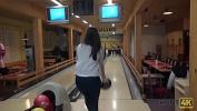 Video Bokep HD HUNT4K period Lucky Fucker organisiert wundervolle Abholung beim Bowling 3gp