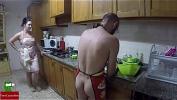 Video Bokep Hot She stimulates the anus and eats his cock on the counter online