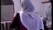 Video Bokep Muslim milf fucked in threesome terbaik