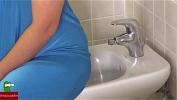 Bokep Full Masturbates her pussy with the water from the bidet