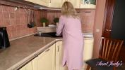 Video Bokep HD Horny 47yr old Big Booty MILF Housewife Laura Masturbates in the Kitchen mp4
