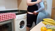 Bokep Gratis Rubia adolescente follando con el gordo cuando va a la cocina 3gp