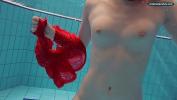 Film Bokep Red Dressed teen swimming with her eyes opened terbaru